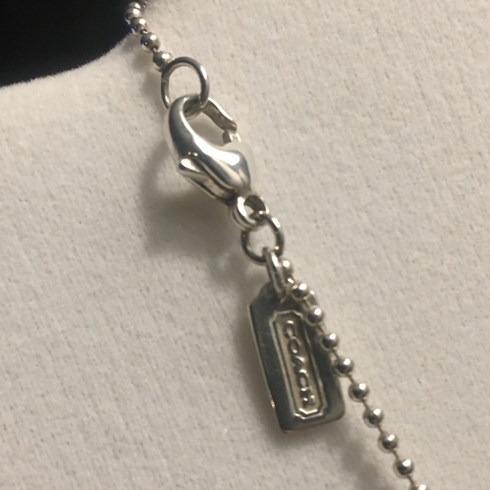 Coach | Signature Heart Pendant Short Necklace - Picture 4 of 4